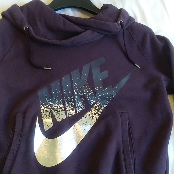 Nike Sweatshirt - Picture 2 of 5